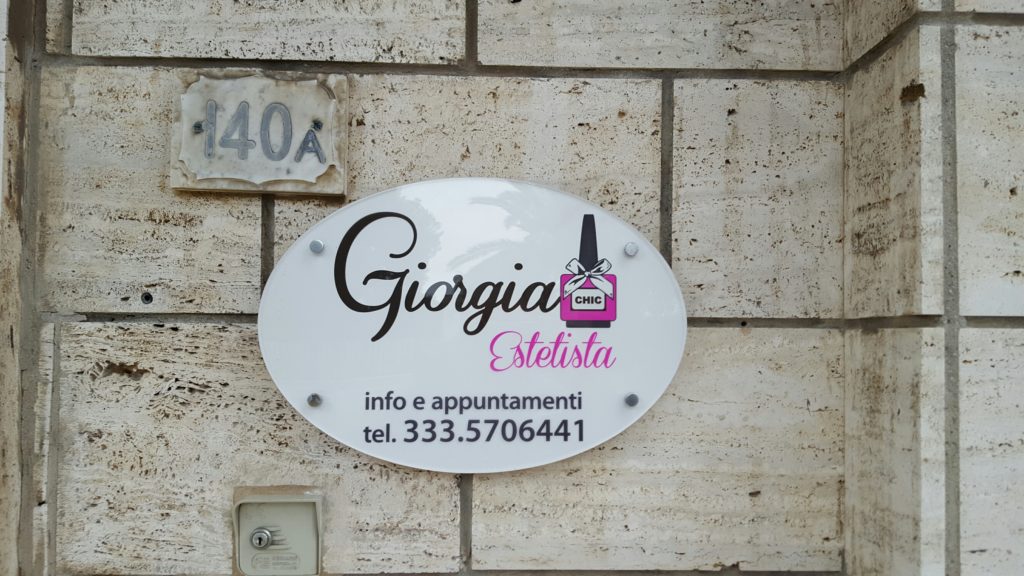 Grafica, Stampa e Fornitura: Cliente Estetica Giorgia Chic – Piombino